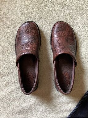 Women’s Brown Embossed Slip-On Shoes